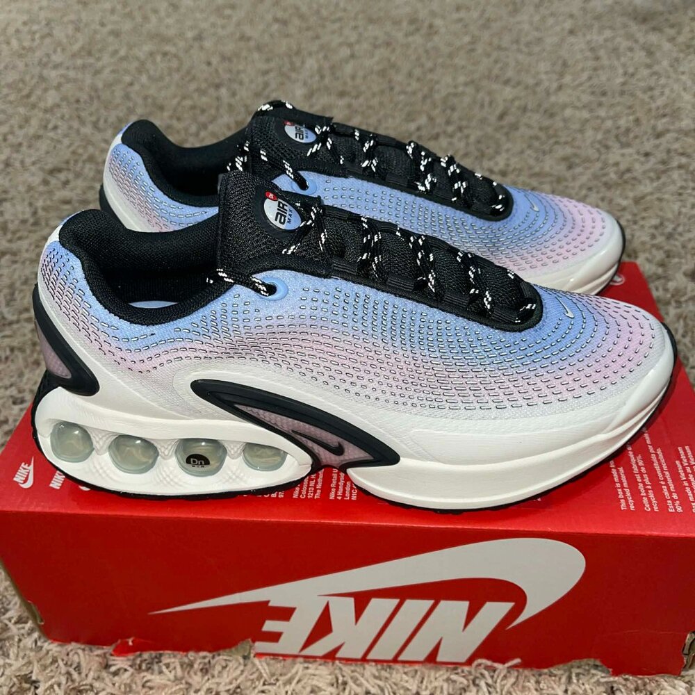 Nike Air Max DN Premium Shoes HV5760-675, Women's Size 9 (New)